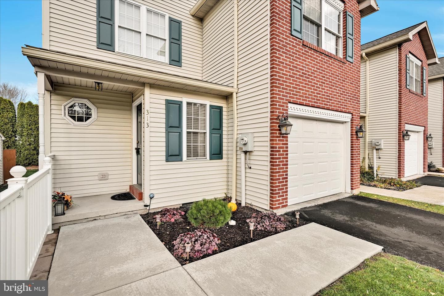 313 Lantern Green Way photo 5