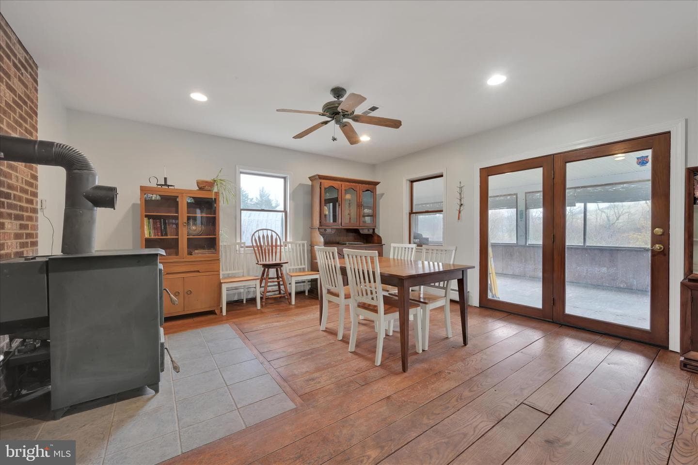 7 N Oak Lane photo 23