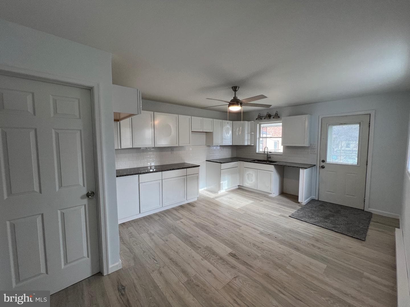 405 N Front Street photo 26