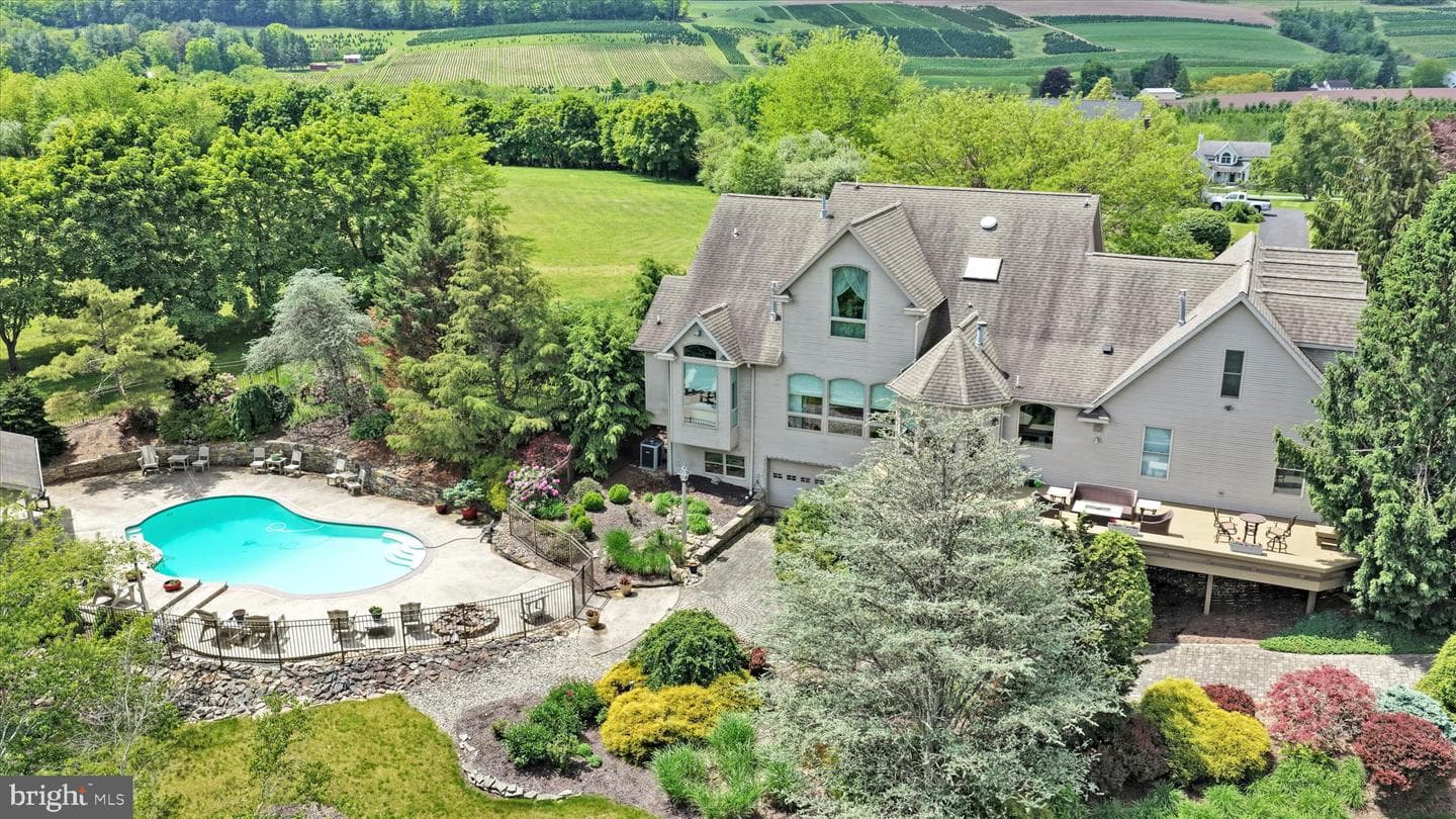 1161 Sunset Dr, Orwigsburg