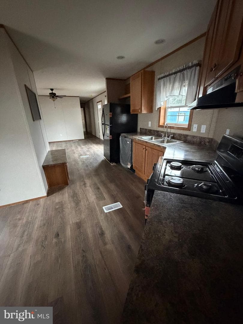 6 Fidler Court photo 4