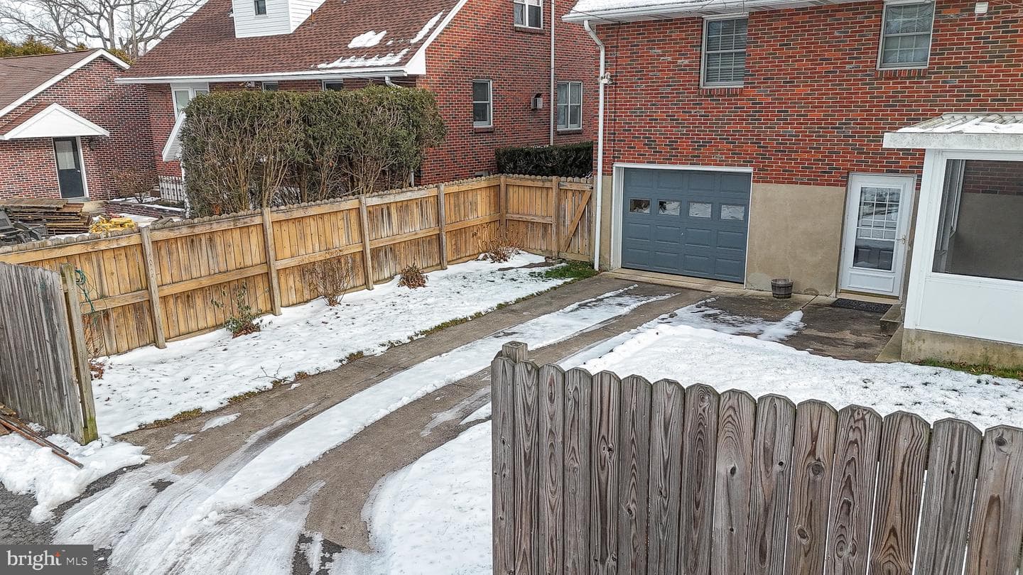 120 Ave E photo 13