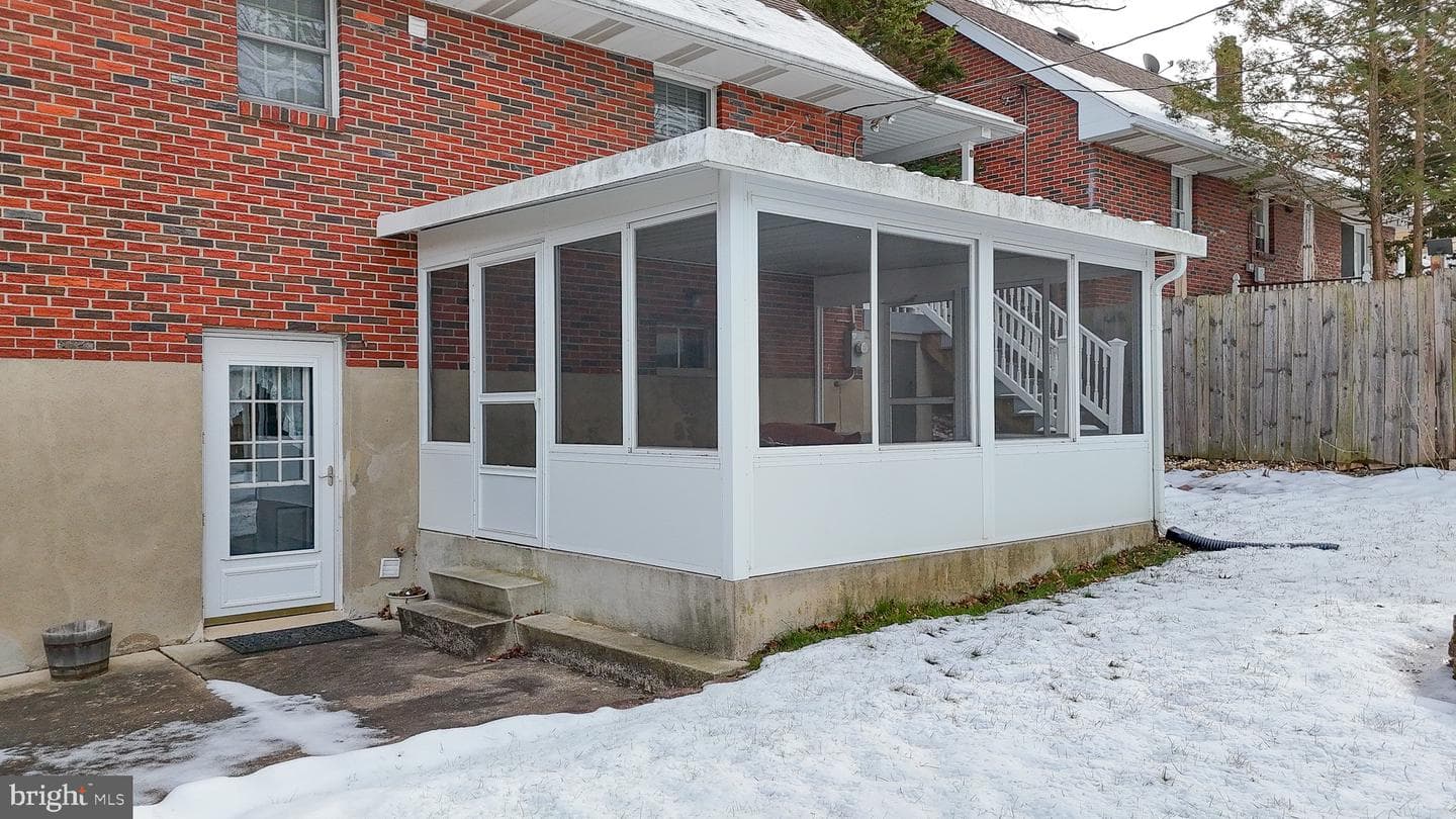 120 Ave E photo 16
