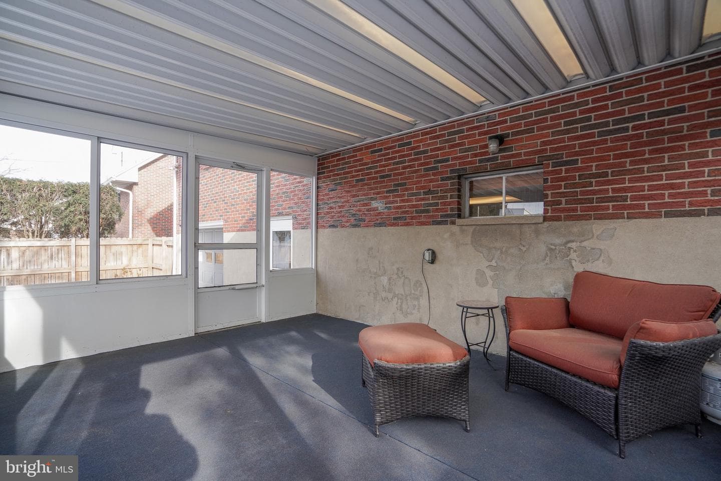 120 Ave E photo 18