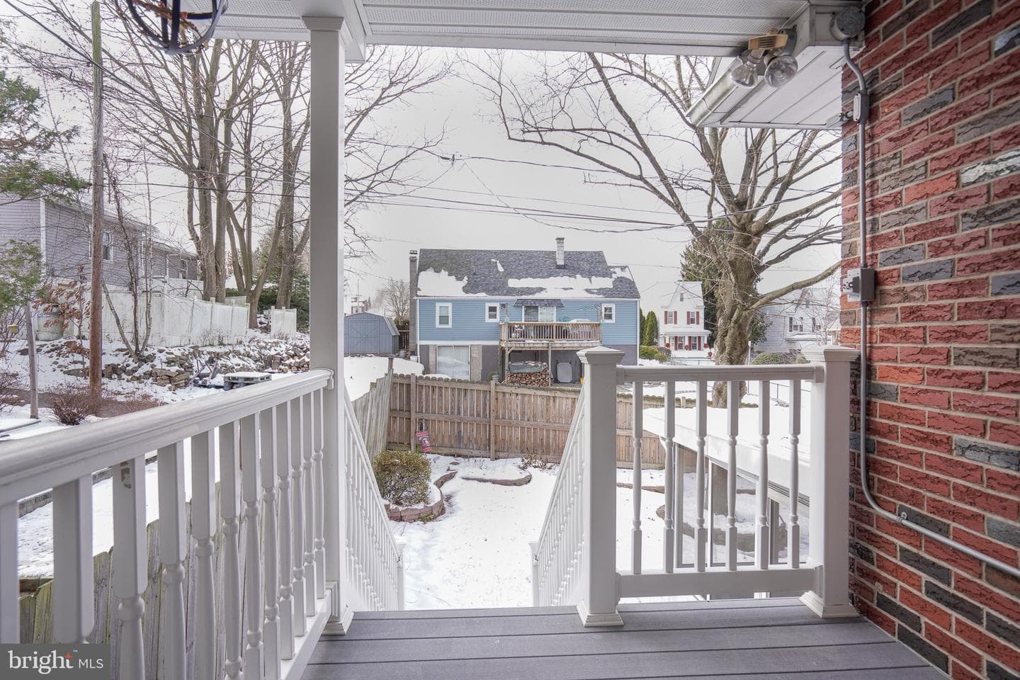 120 Ave E photo 20