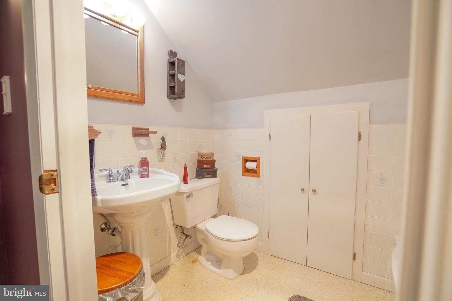 120 Ave E photo 55