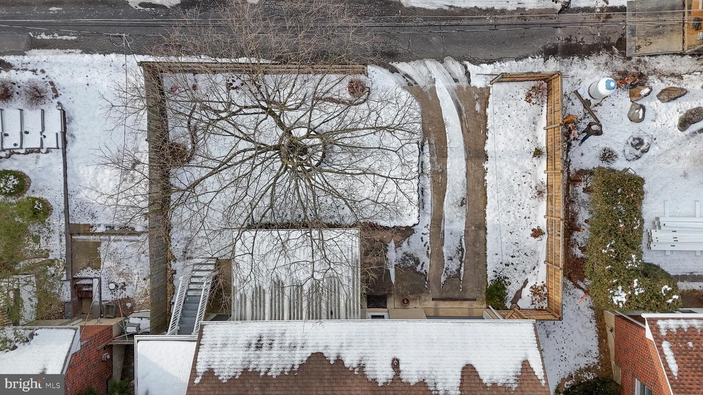 120 Ave E photo 62