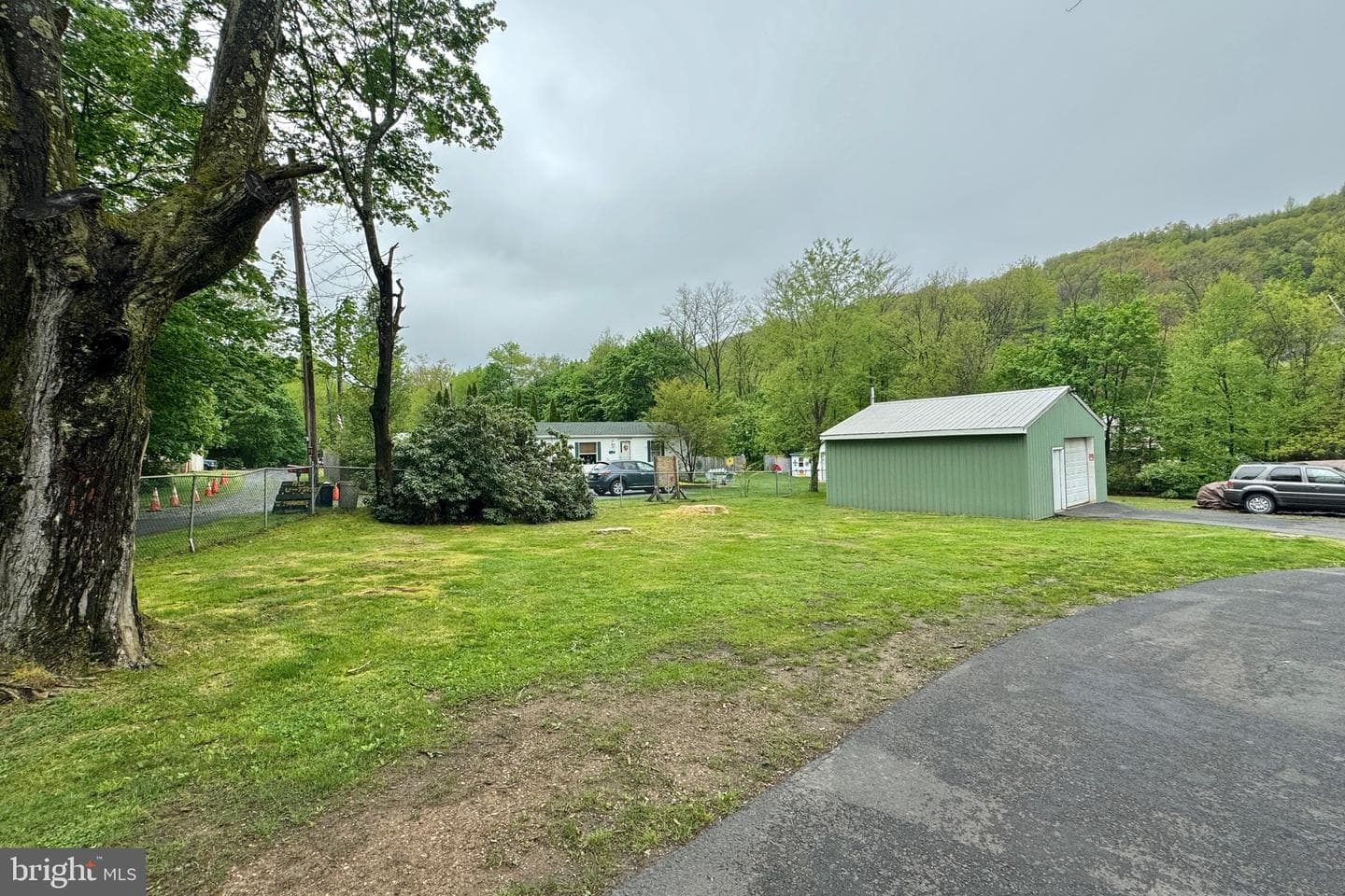 2406 Railroad Street photo 71