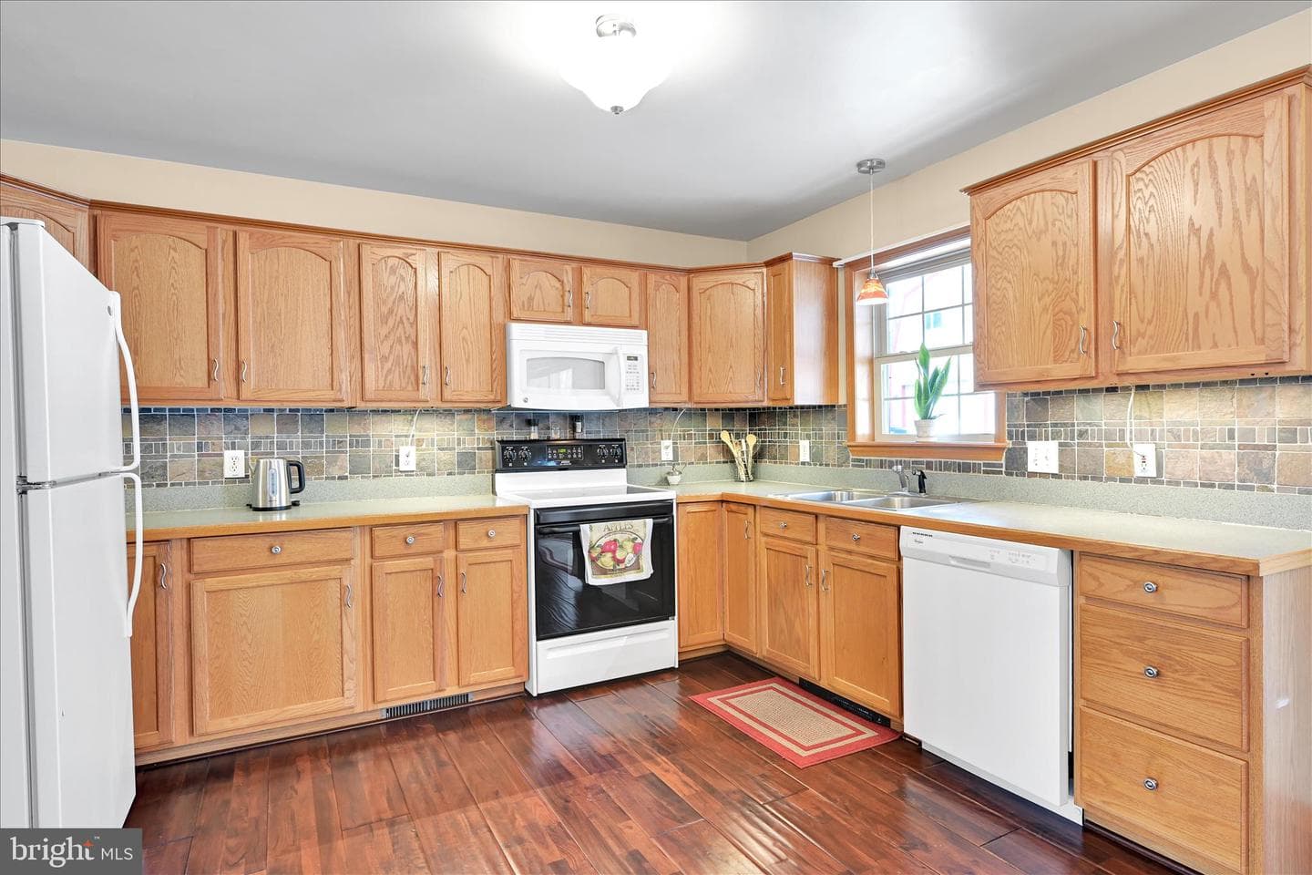 70 Oak Grove Road photo 18