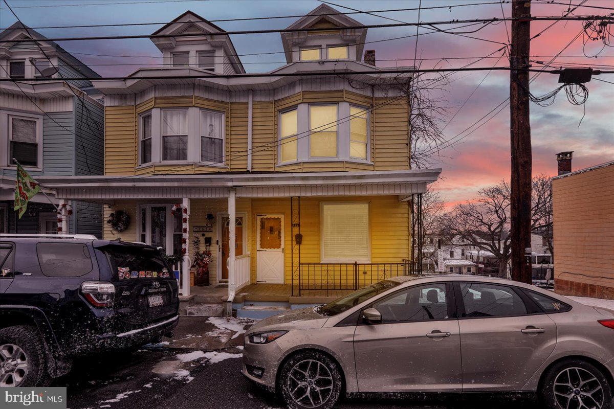1652 W Norwegian Street photo 1