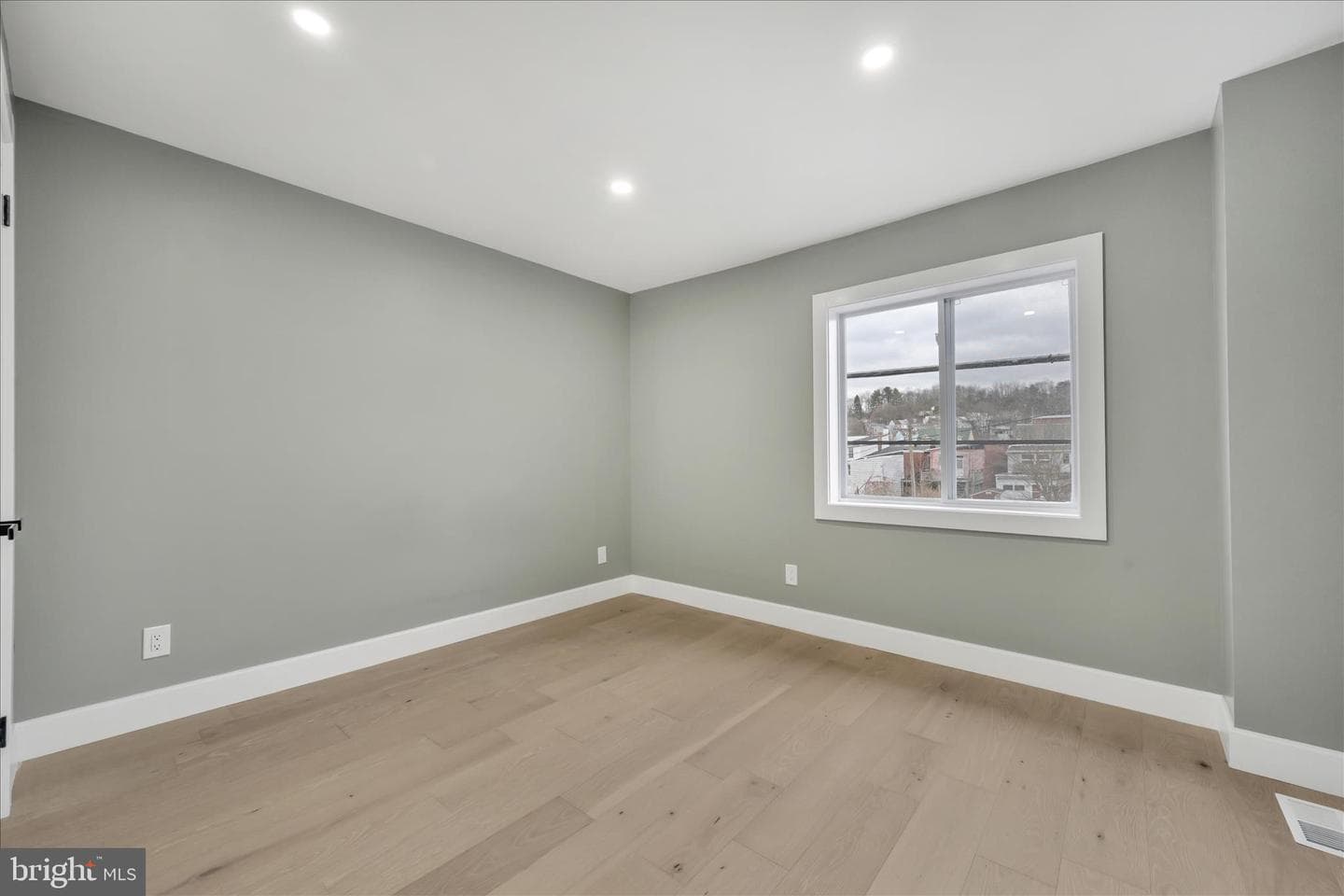 442 Lewis Street photo 15
