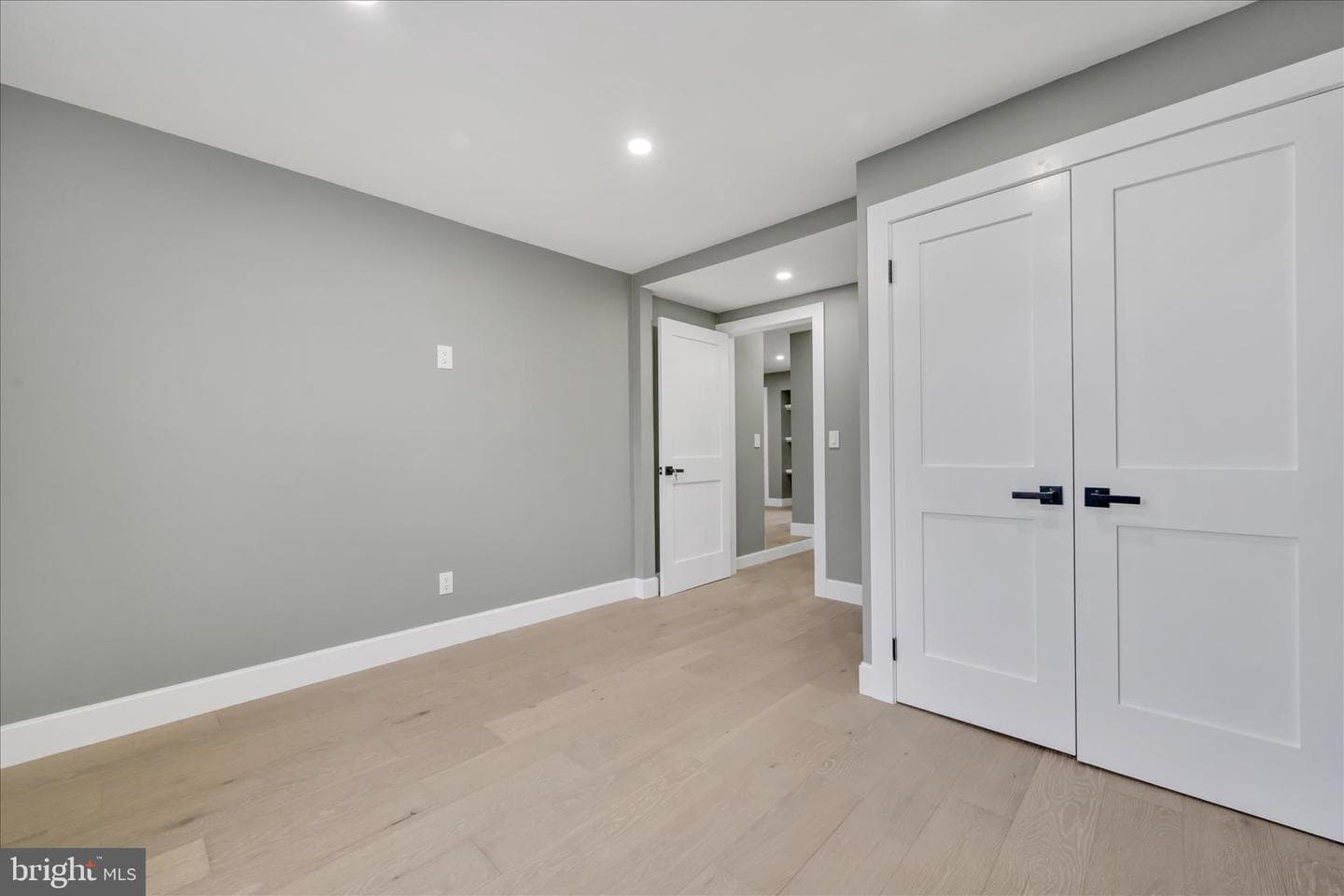 442 Lewis Street photo 24