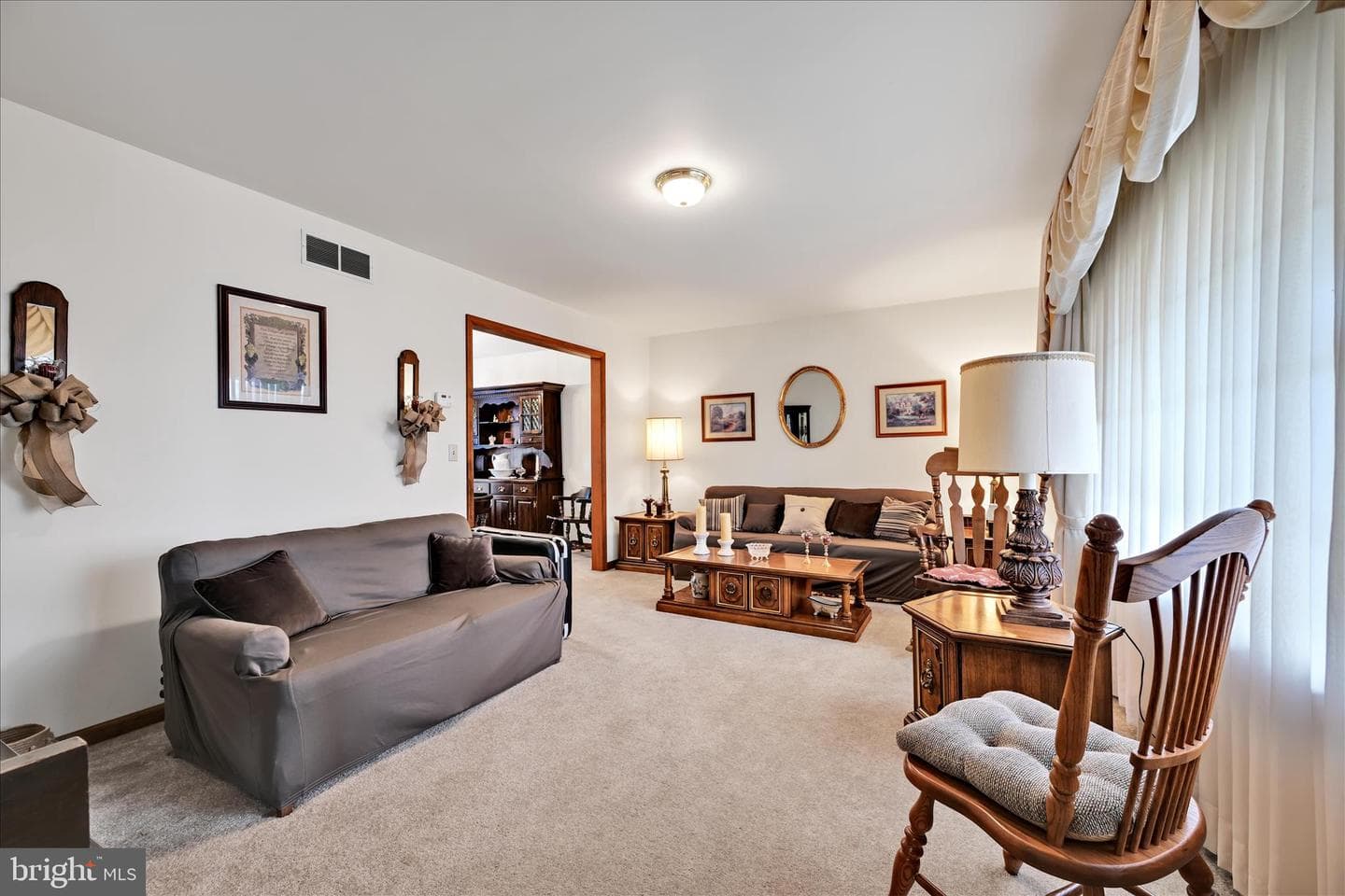 611 N Orchard Avenue photo 11