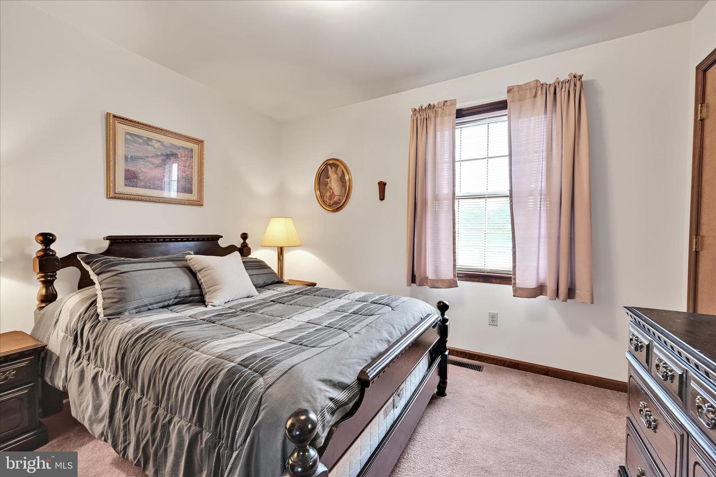 611 N Orchard Avenue photo 27