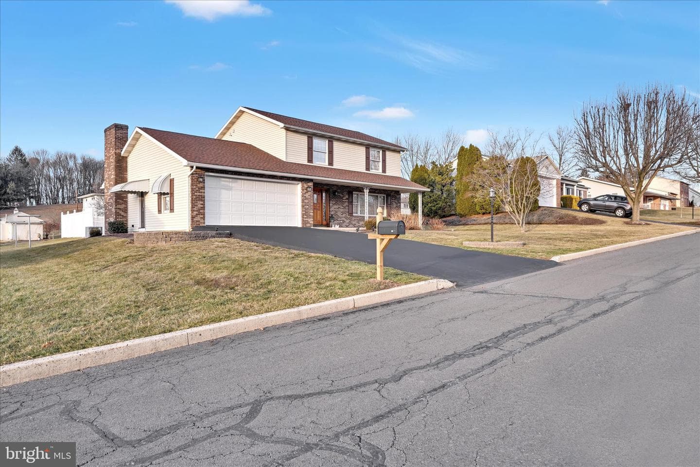 611 N Orchard Avenue photo 3