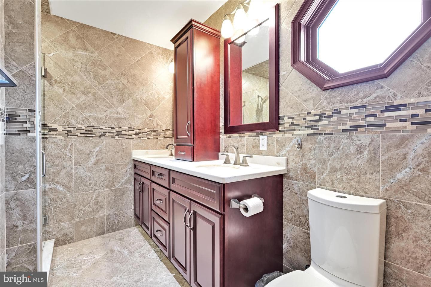 611 N Orchard Avenue photo 32
