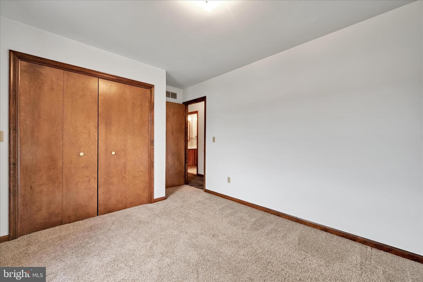 611 N Orchard Avenue photo 35