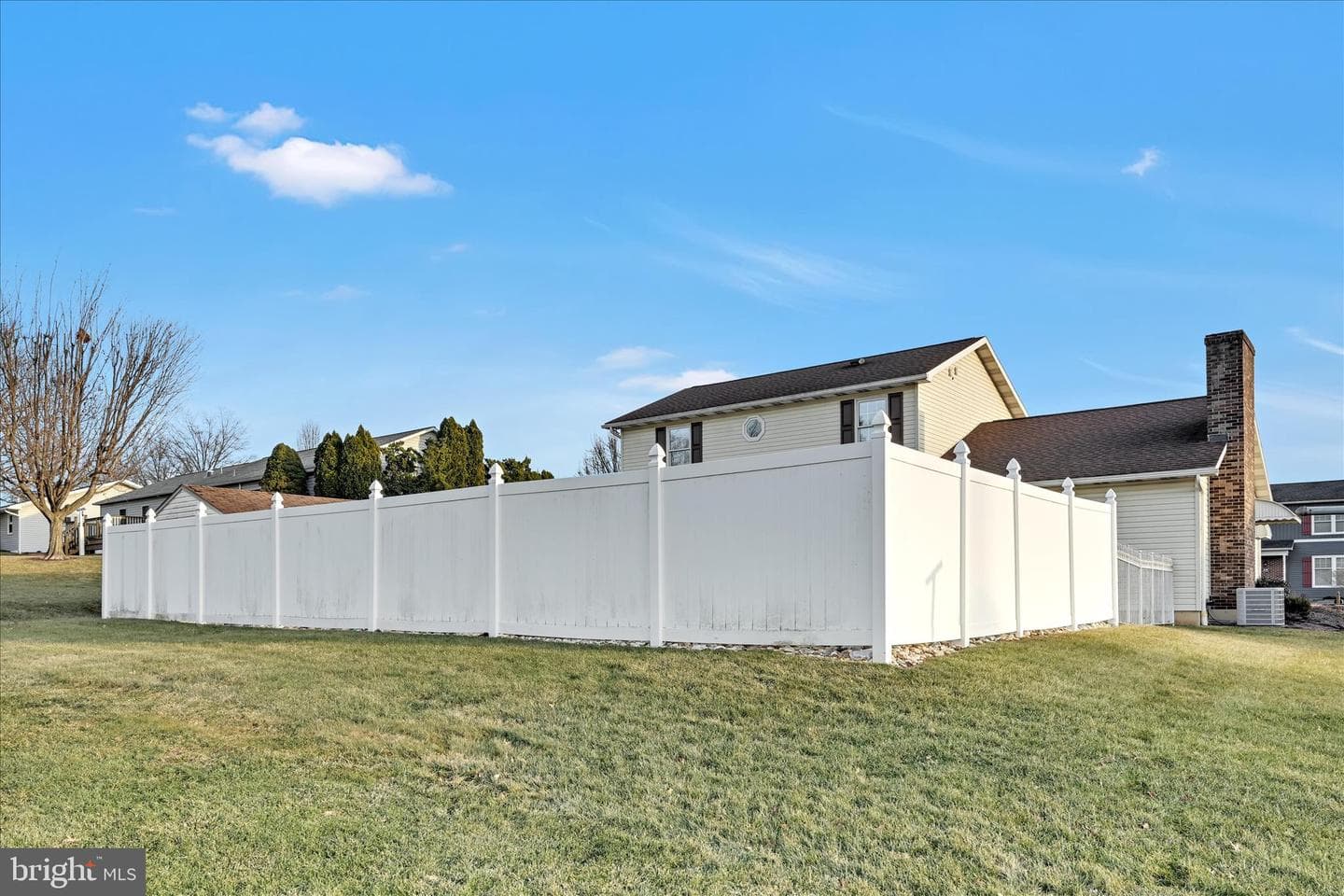 611 N Orchard Avenue photo 43