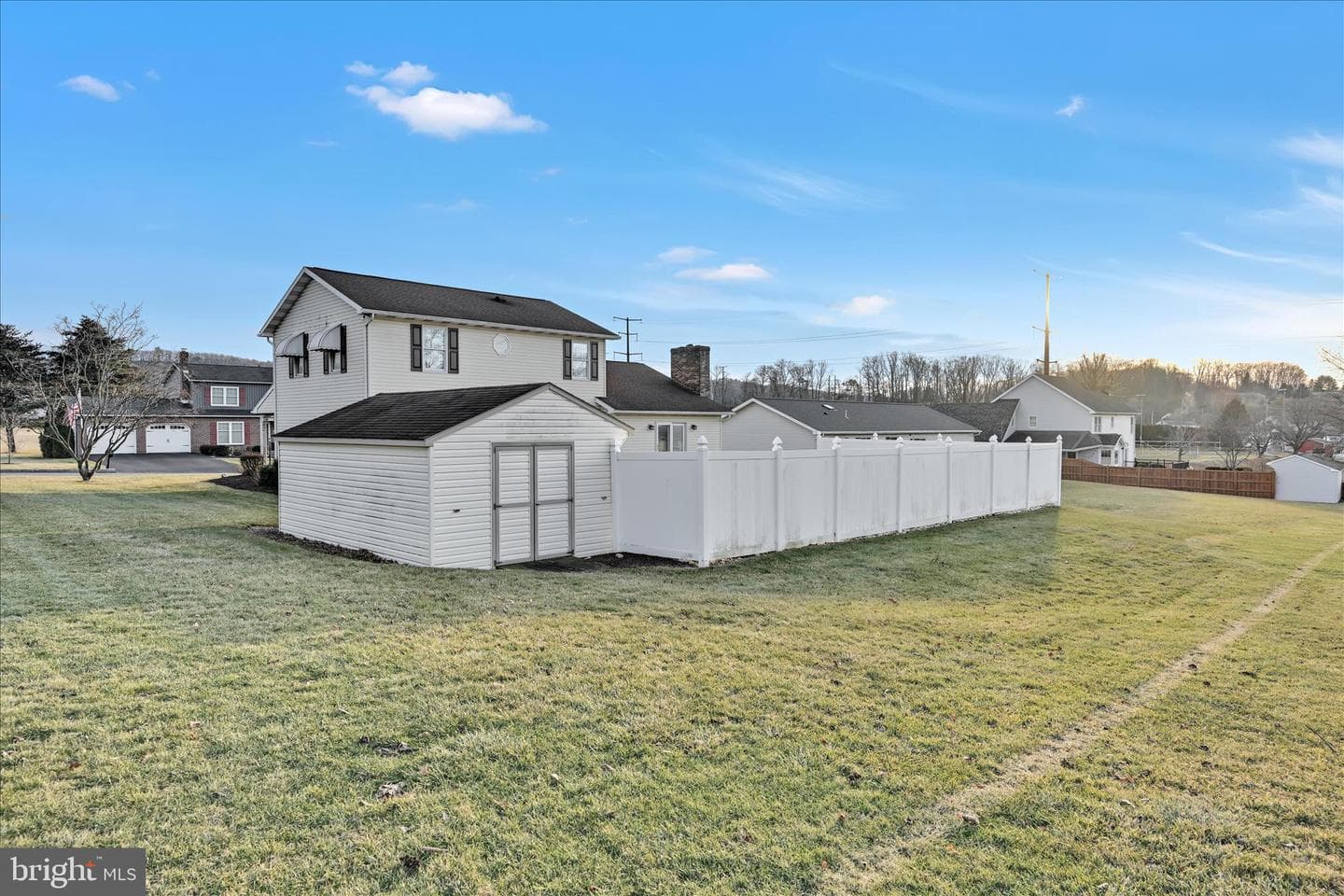 611 N Orchard Avenue photo 46