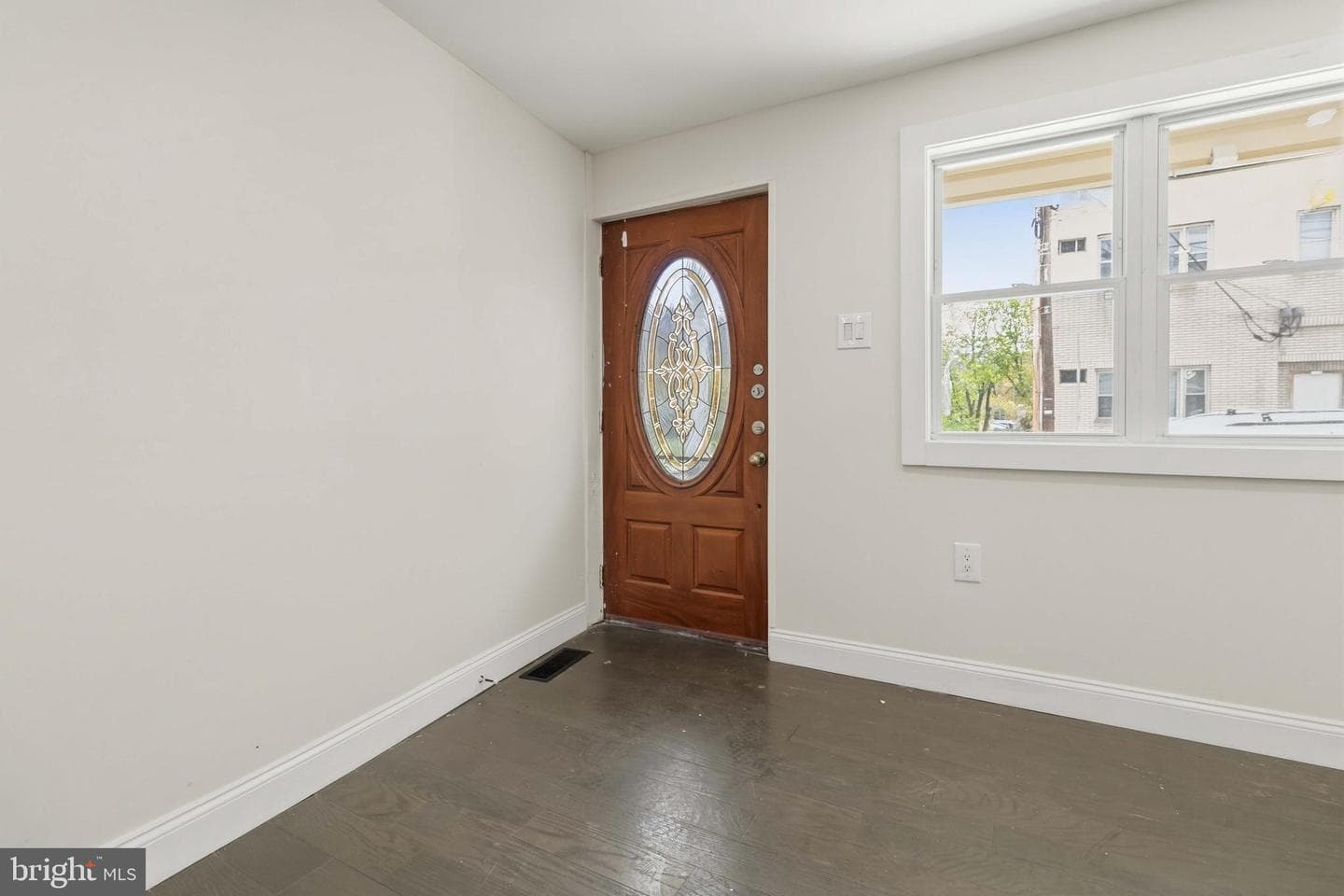 17 E Main Street, Tremont