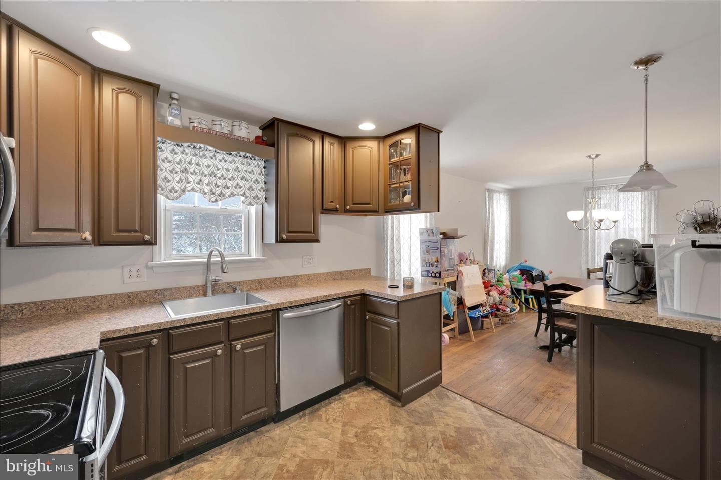 1611 Elk Avenue photo 9