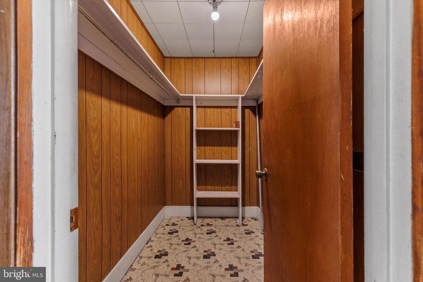 501 Valley Road photo 30