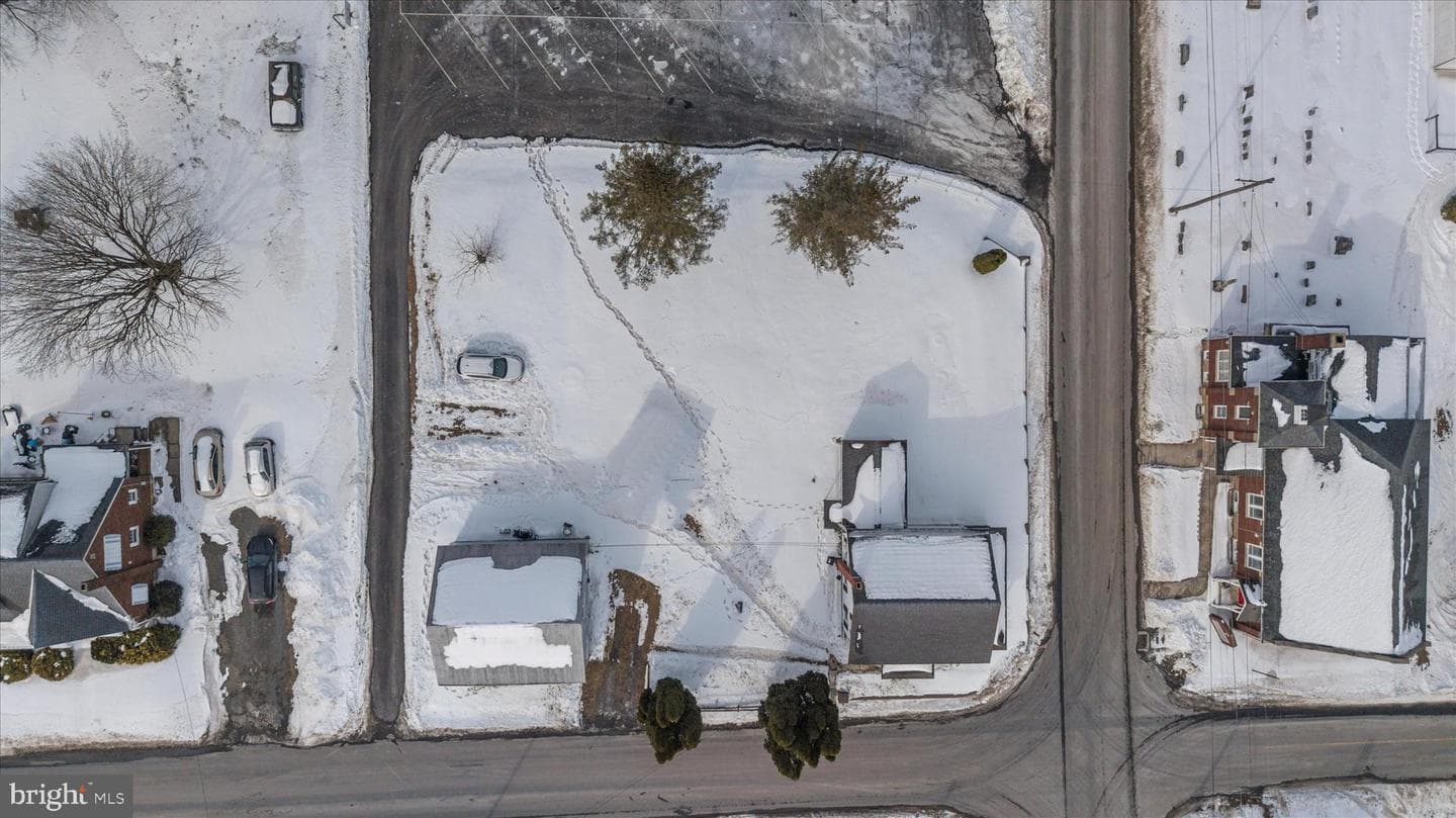 501 Valley Road photo 40