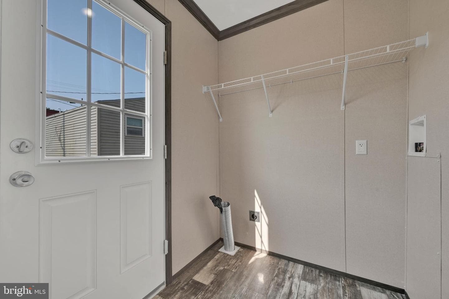9 King Lane photo 11