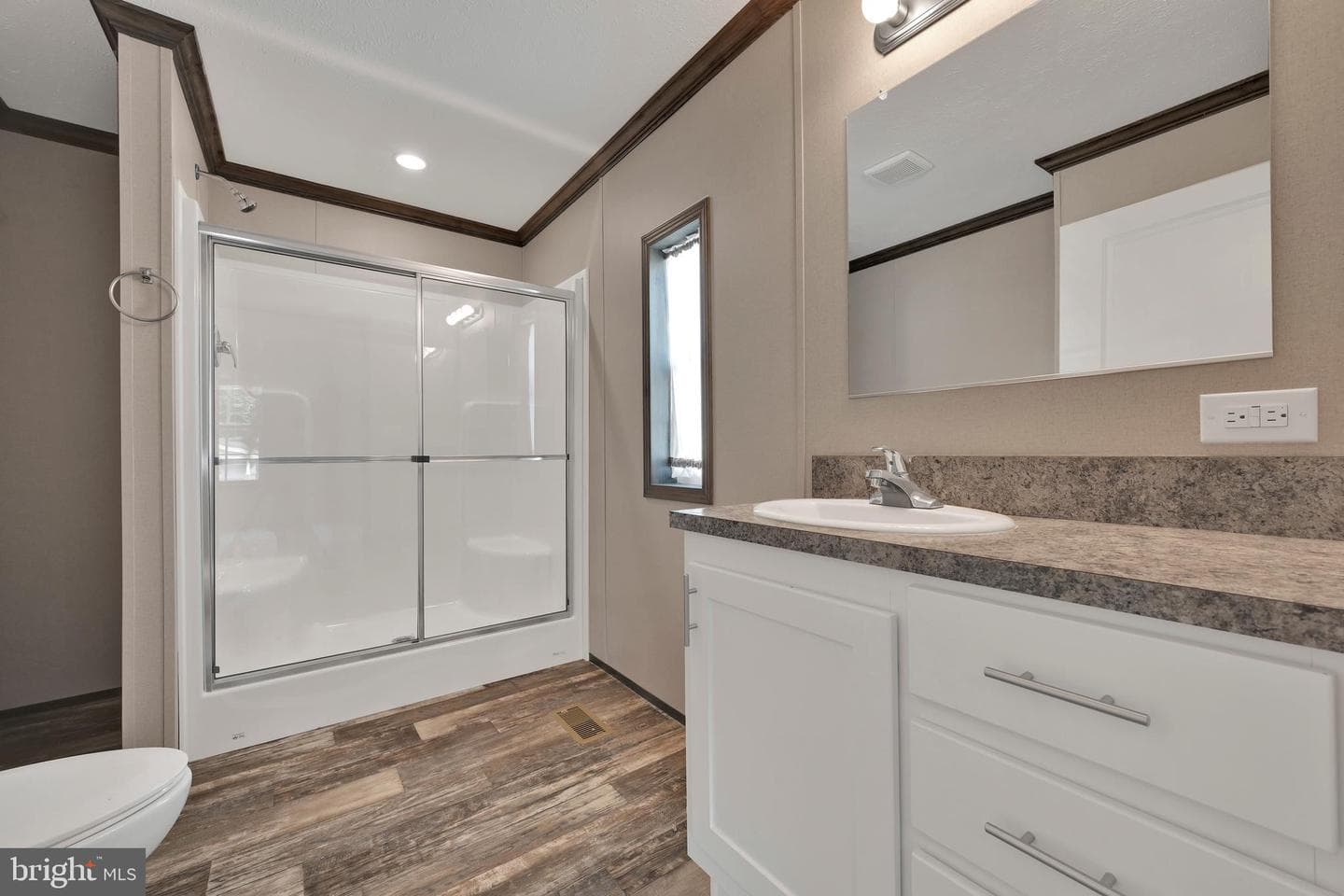 9 King Lane photo 14
