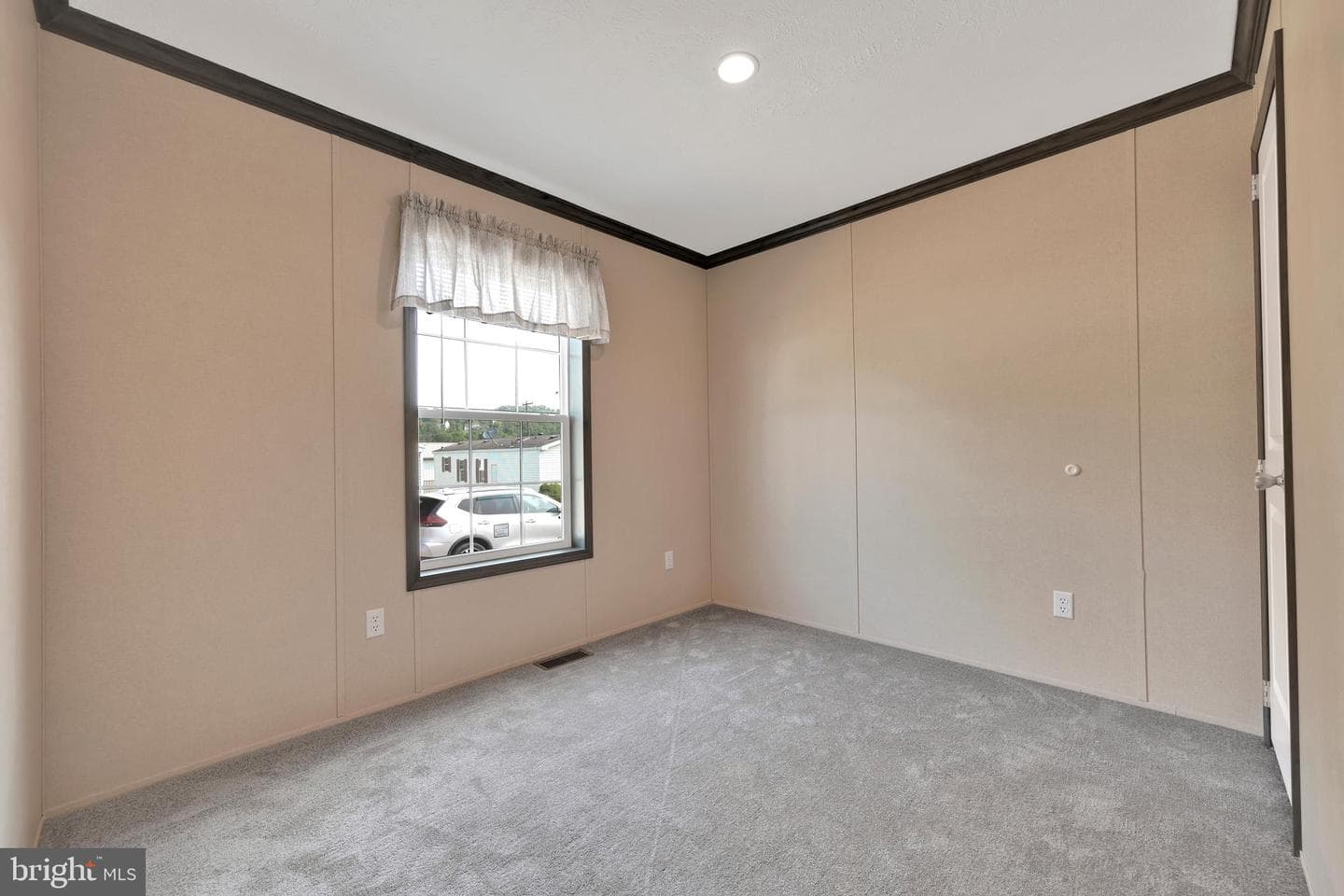 9 King Lane photo 19