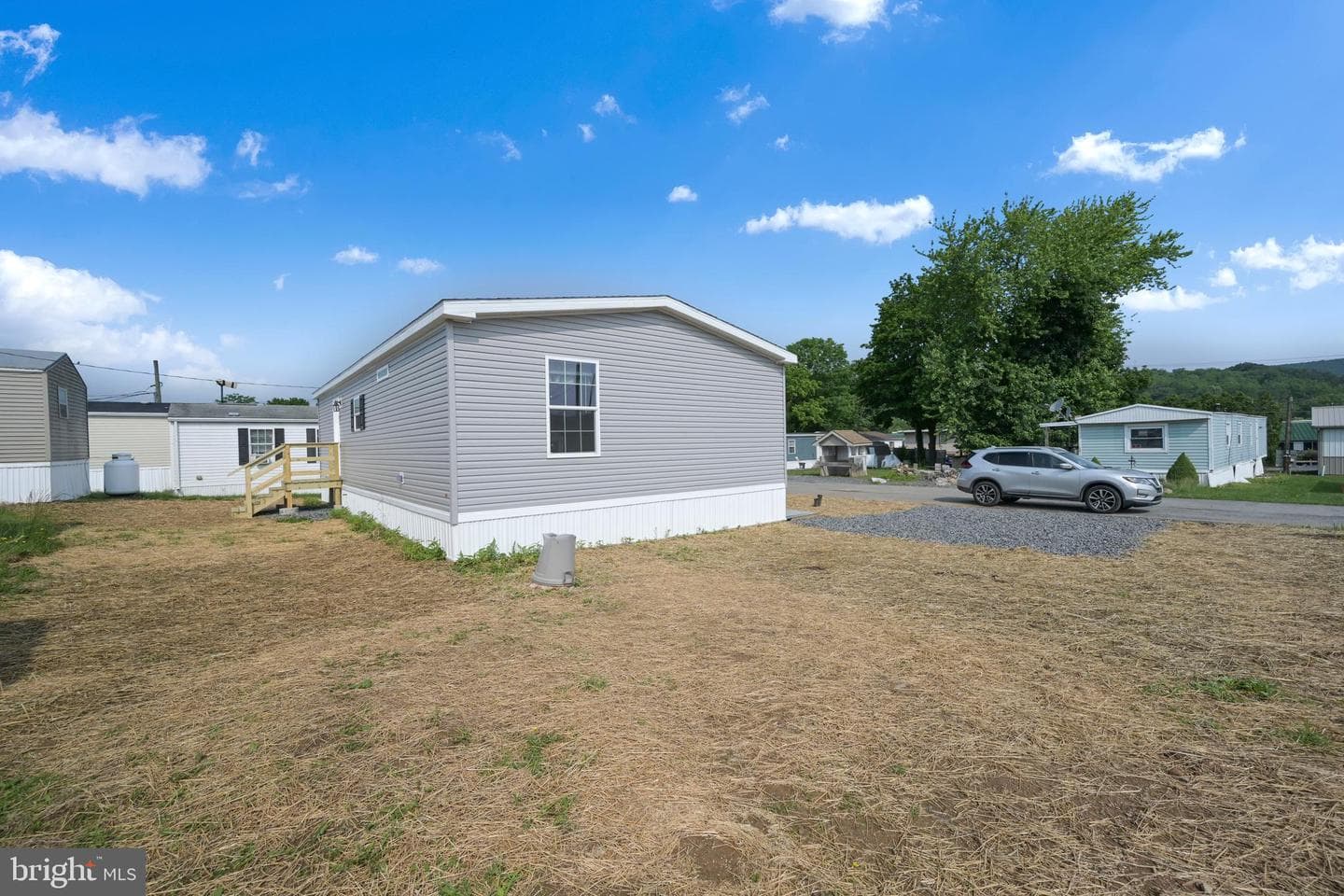 9 King Lane photo 21
