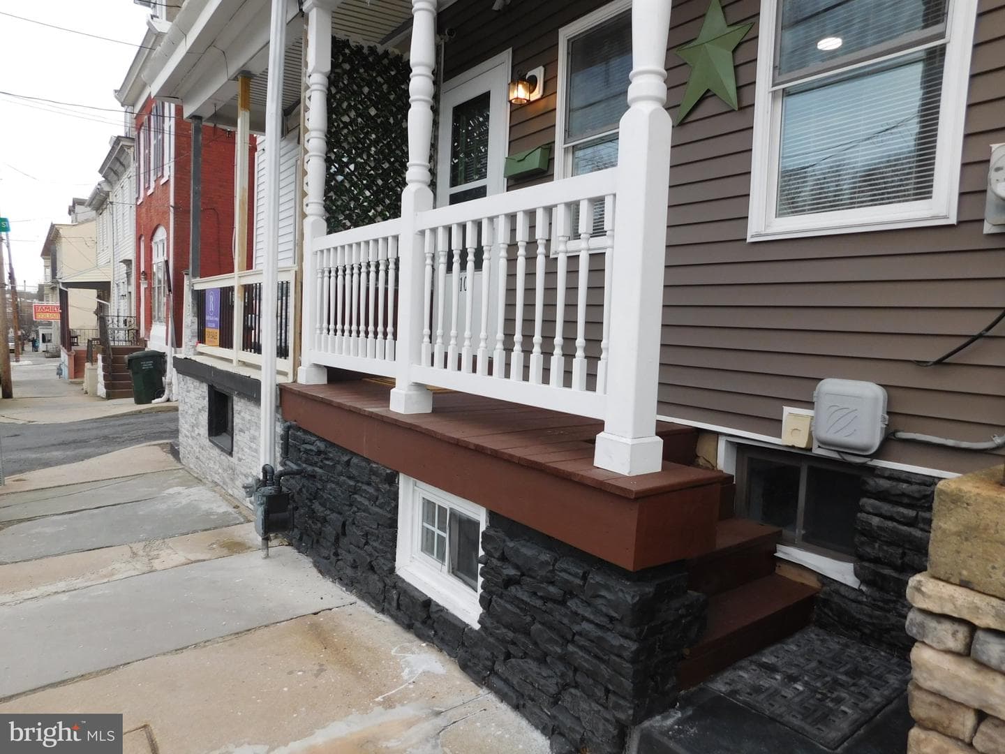 1103 W Market Street photo 2