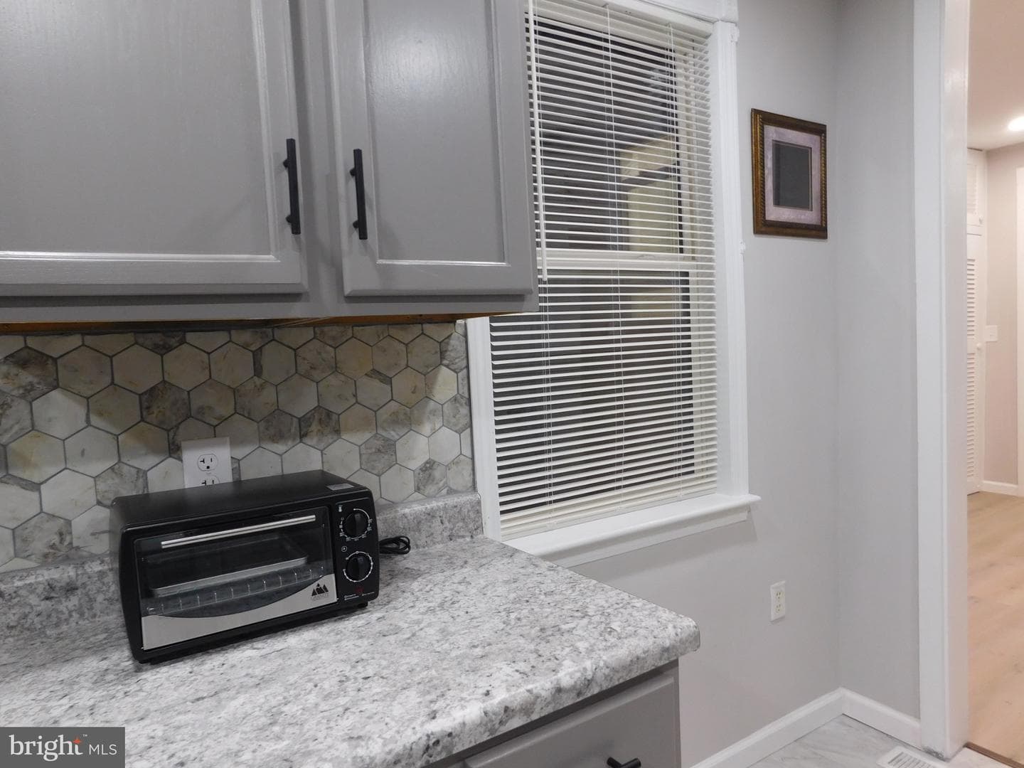 1103 W Market Street photo 29