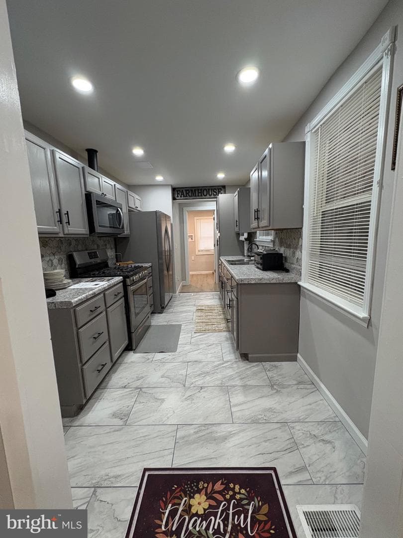 1103 W Market Street photo 36