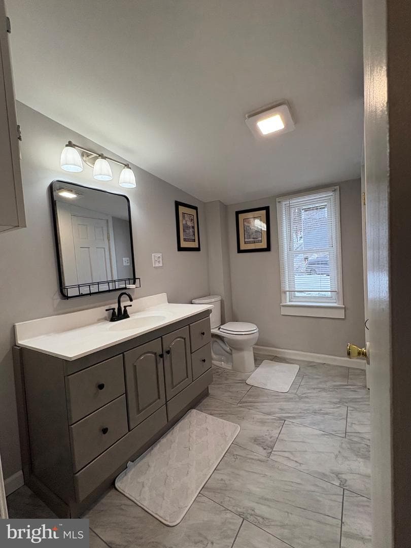 1103 W Market Street photo 68