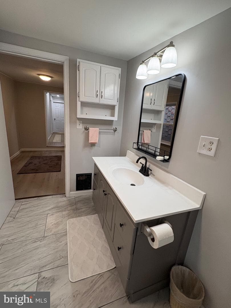 1103 W Market Street photo 73