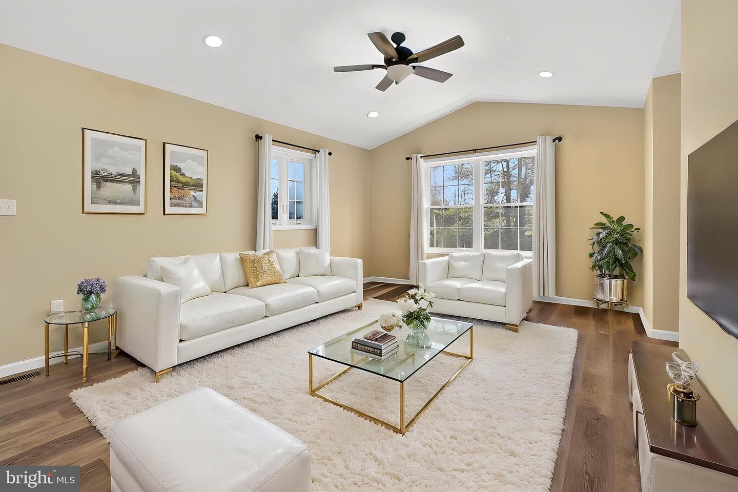 2021 Evergreen Drive photo 11