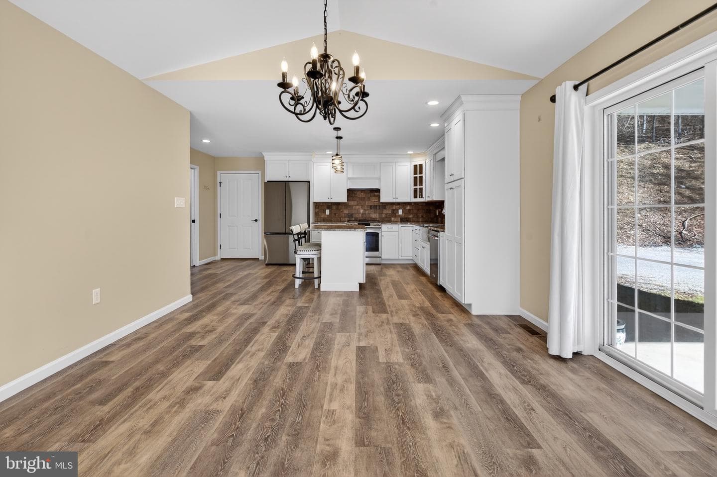 2021 Evergreen Drive photo 18