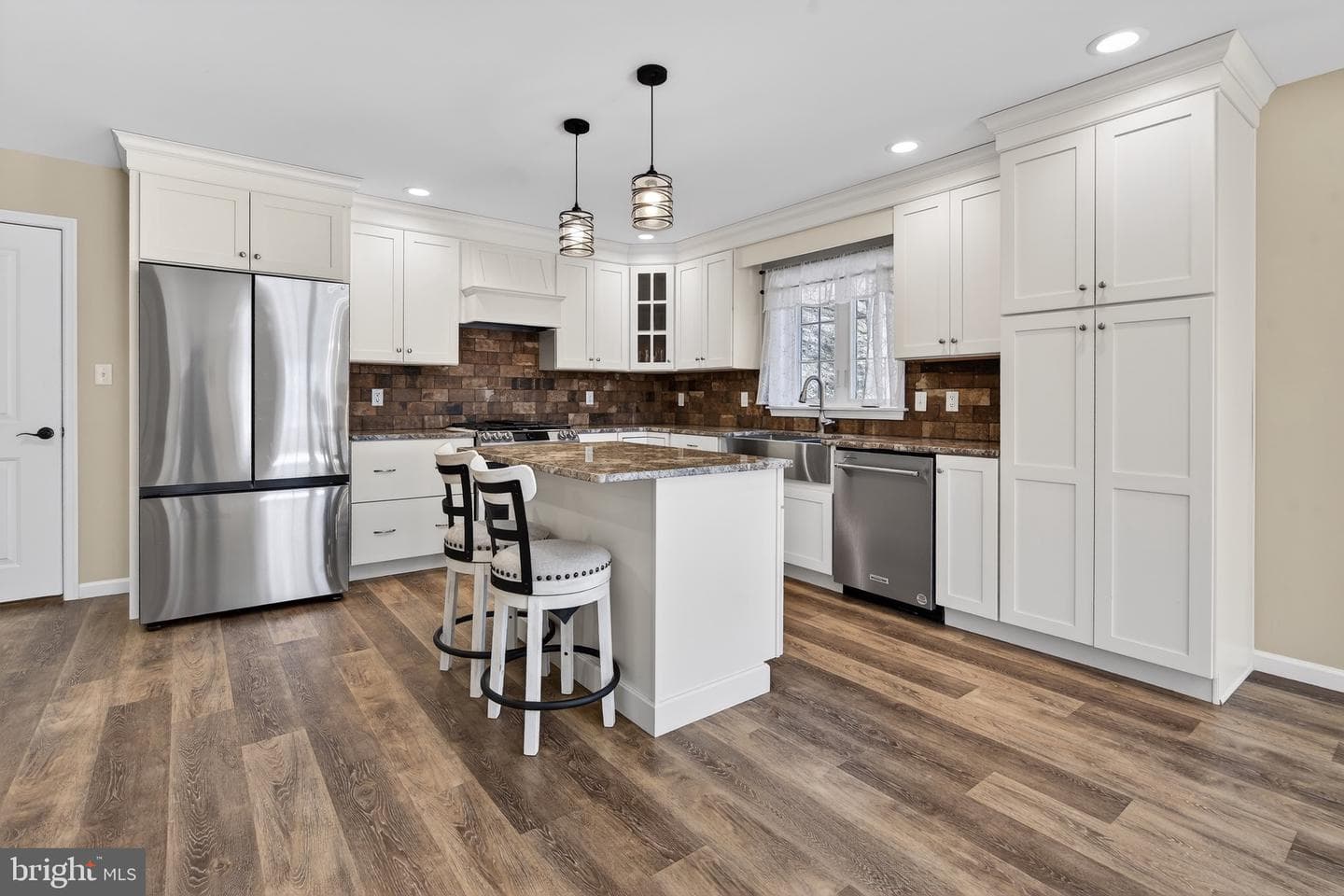 2021 Evergreen Drive photo 19
