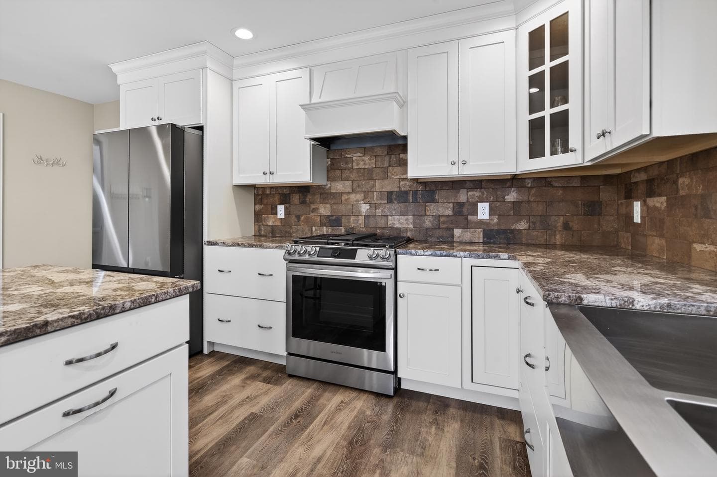 2021 Evergreen Drive photo 22