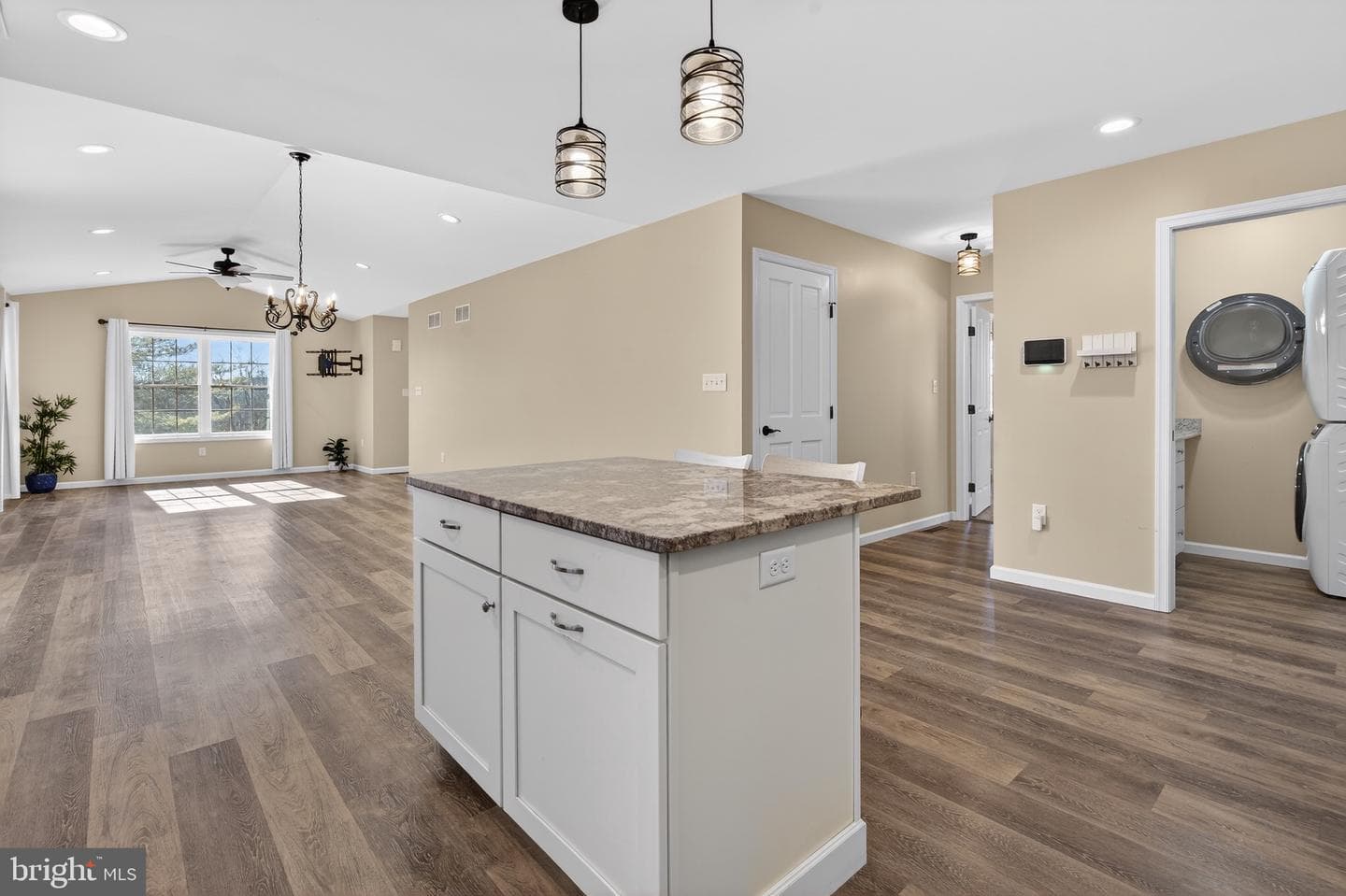2021 Evergreen Drive photo 23
