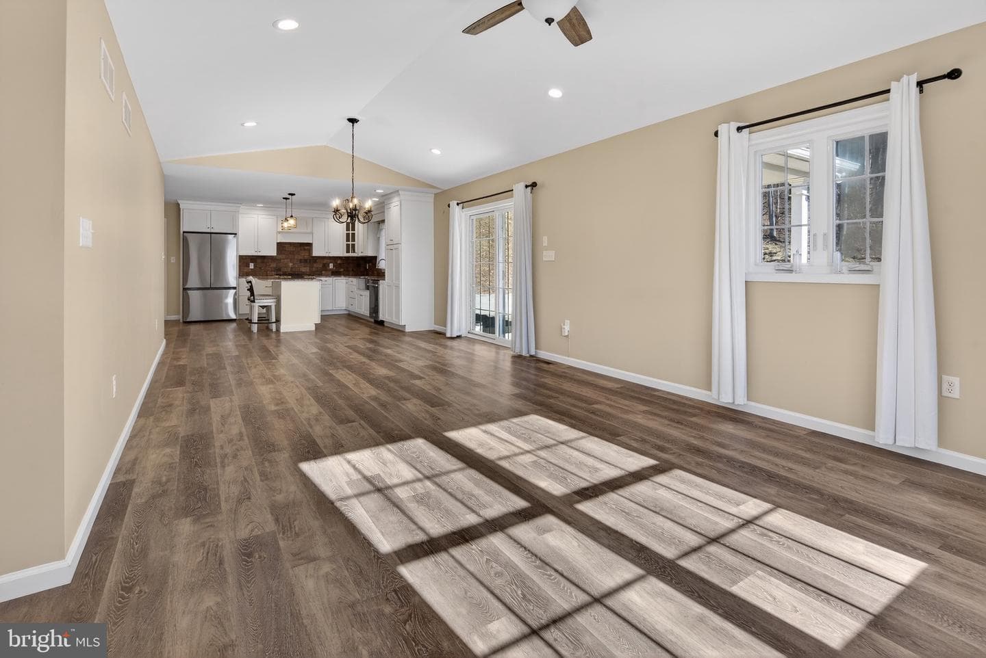 2021 Evergreen Drive photo 6