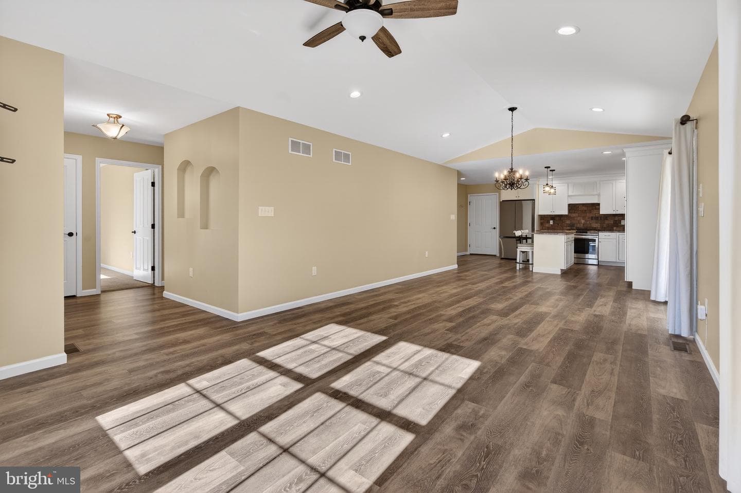 2021 Evergreen Drive photo 8