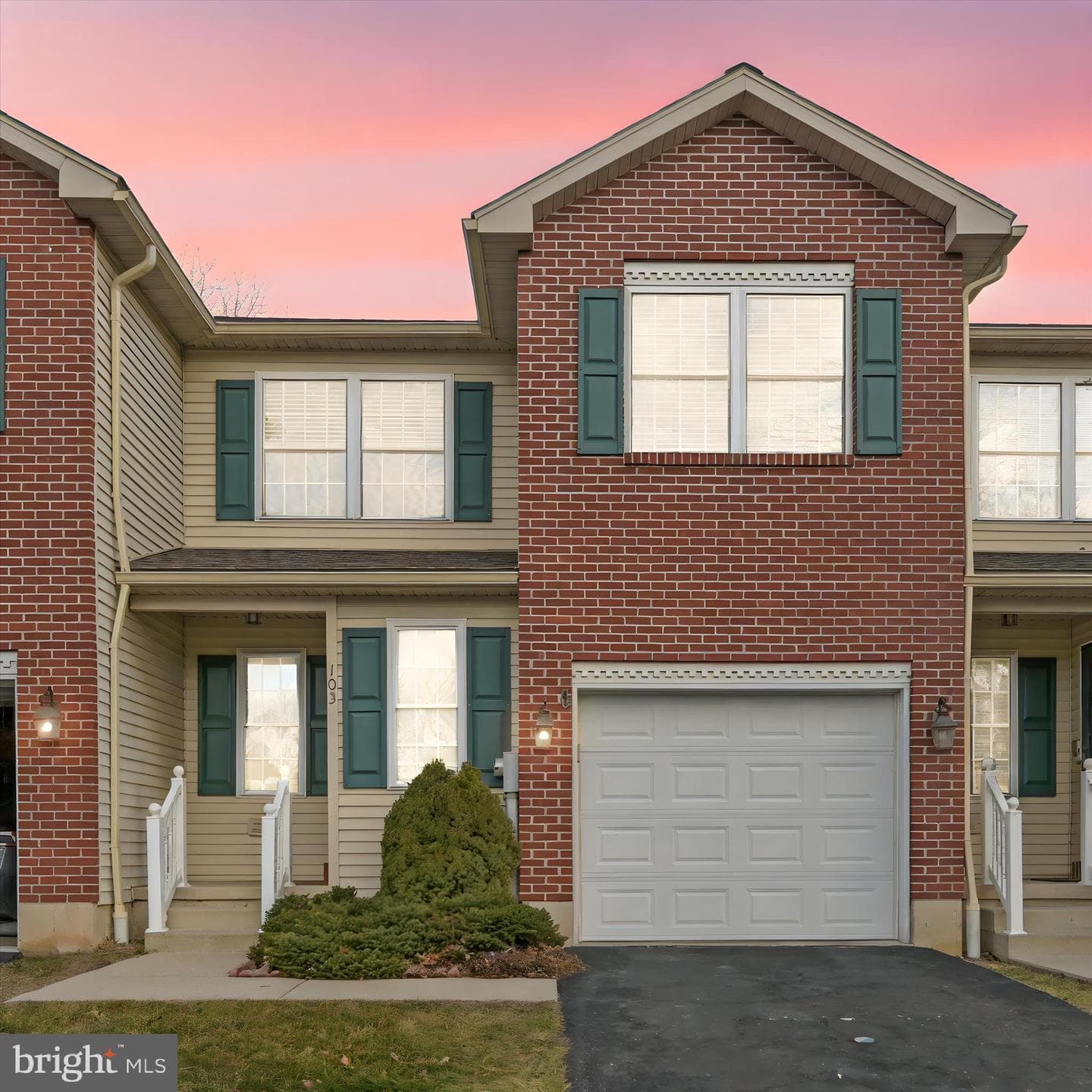 103 Lantern Green Way photo 2