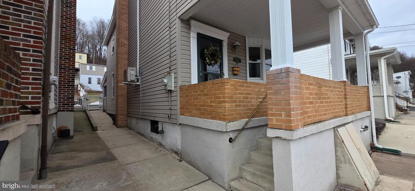 514 W Washington Street photo 3