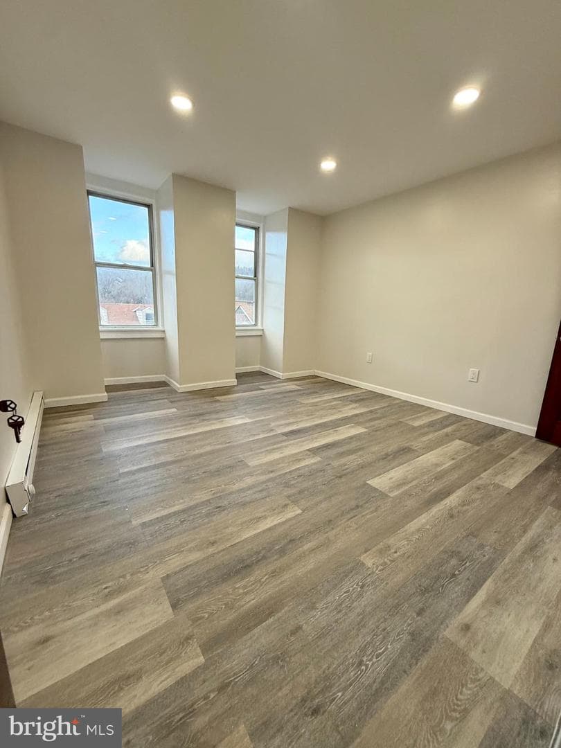 918 W Walnut Street photo 12