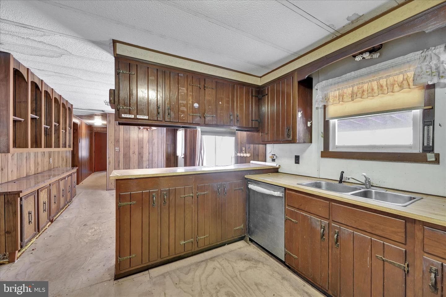 283 Pleasant Valley Road photo 12
