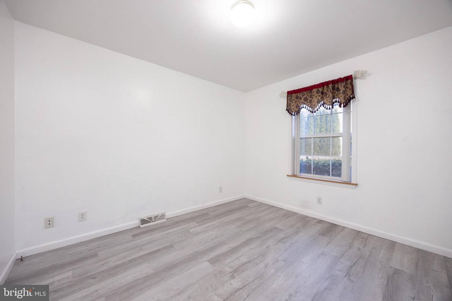 12 Sajer Road photo 20