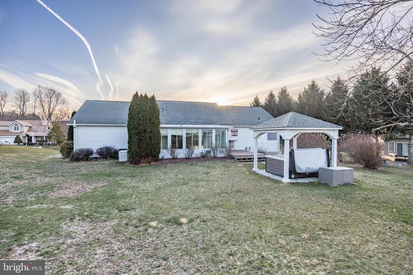 12 Sajer Road photo 3