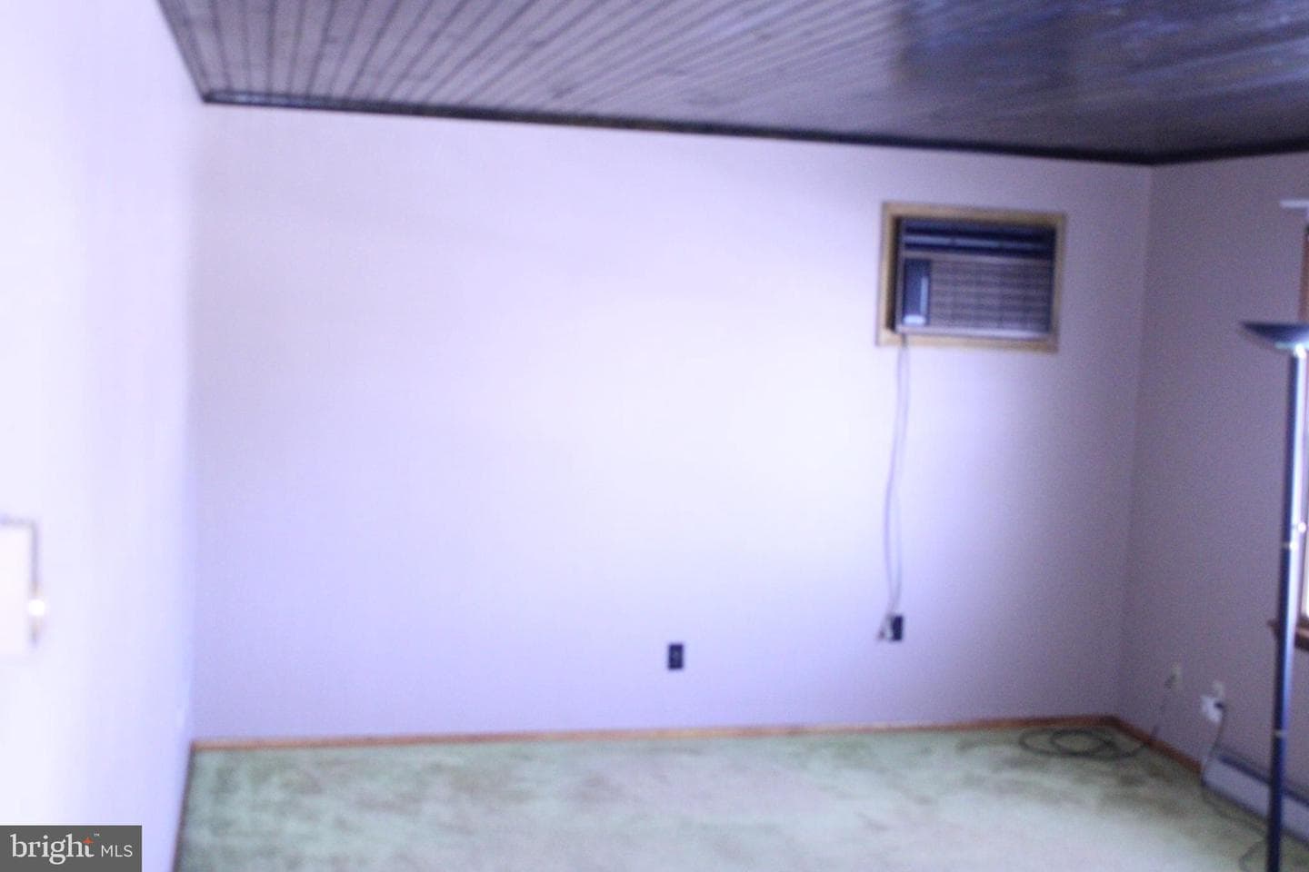 548 Willow photo 4